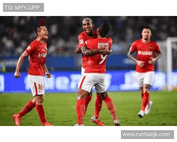 北京足球队在精英赛中以90分稳居积分榜首位,展现强劲实力