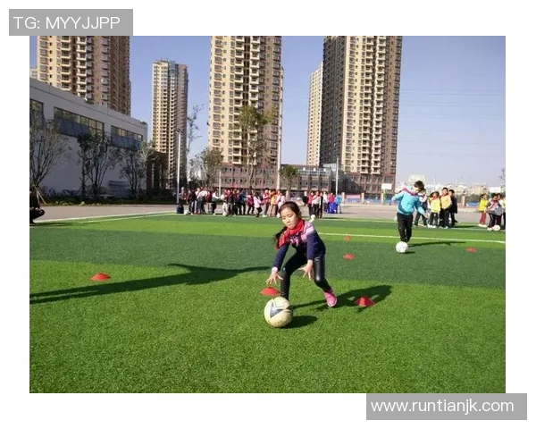 酒巷足球的魅力探索：在酒香中感受激情与团队精神的交融