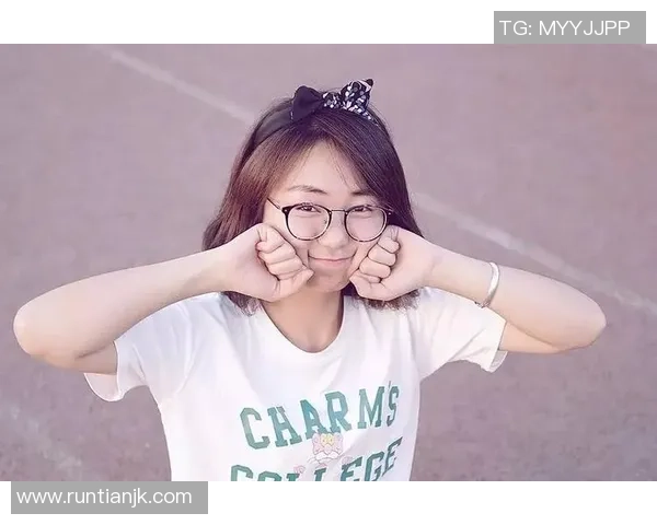 王娜畅谈足球生涯中的挑战与成就分享她的成长与梦想