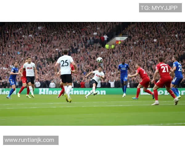 足球考试大脚技巧解析与实战应用提升你的足球水平与比赛表现